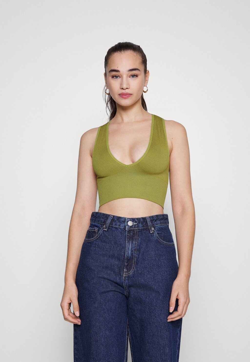 

Топ BDG Urban Outfitters, цвет avocado