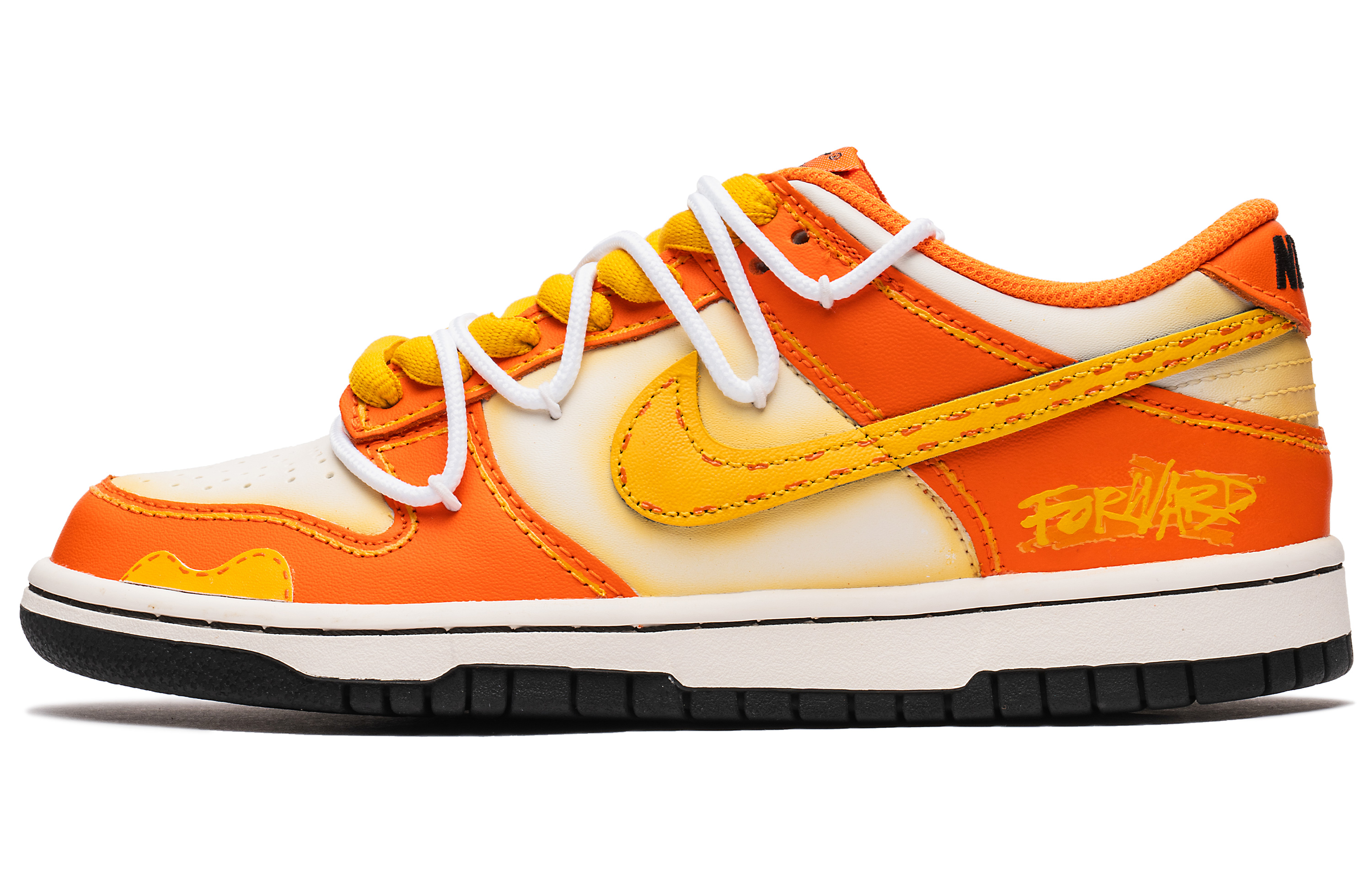 

Кроссовки Nike Dunk Skateboarding Shoes Women's Low-top Orange, оранжевый/красный