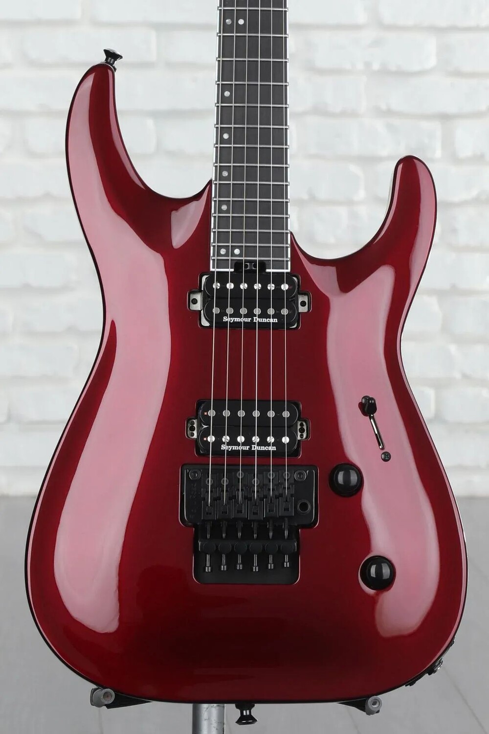 

Новая электрогитара серии Jackson Pro Plus DKA — Oxblood