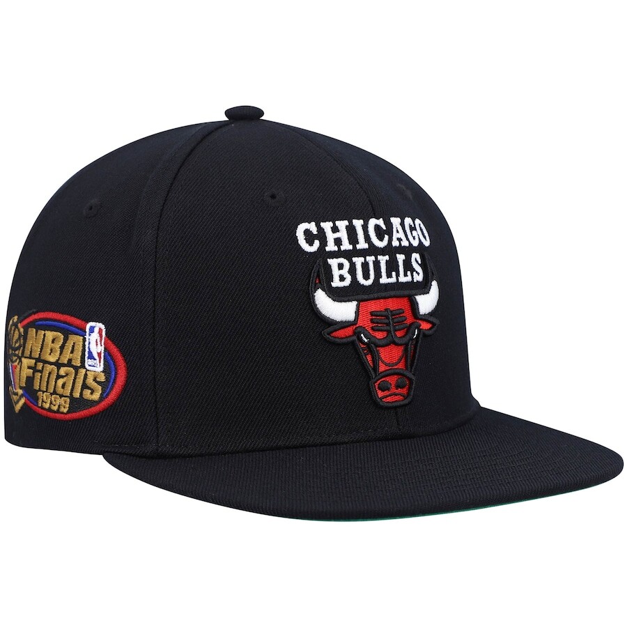 

Бейсболка Mitchell & Ness Chicago Bulls, черный