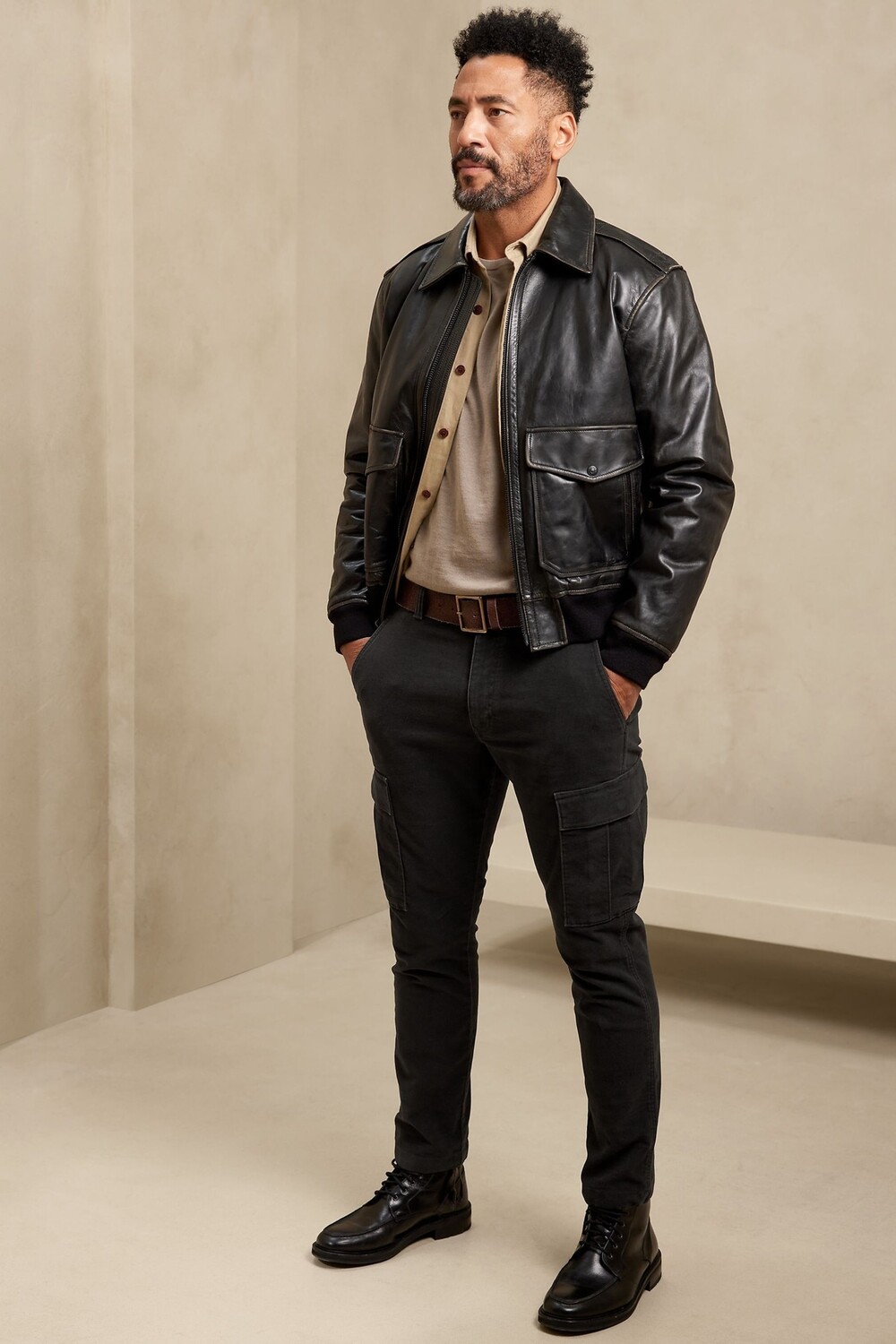

Брюки карго с начесом Traveller Banana Republic, черный