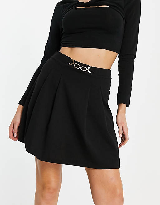 

Черная мини-юбка с плиссированной отделкой River Island