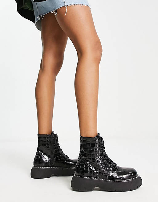 

Черные массивные ботинки под кожу крокодила Steve Madden Wanny, Черный