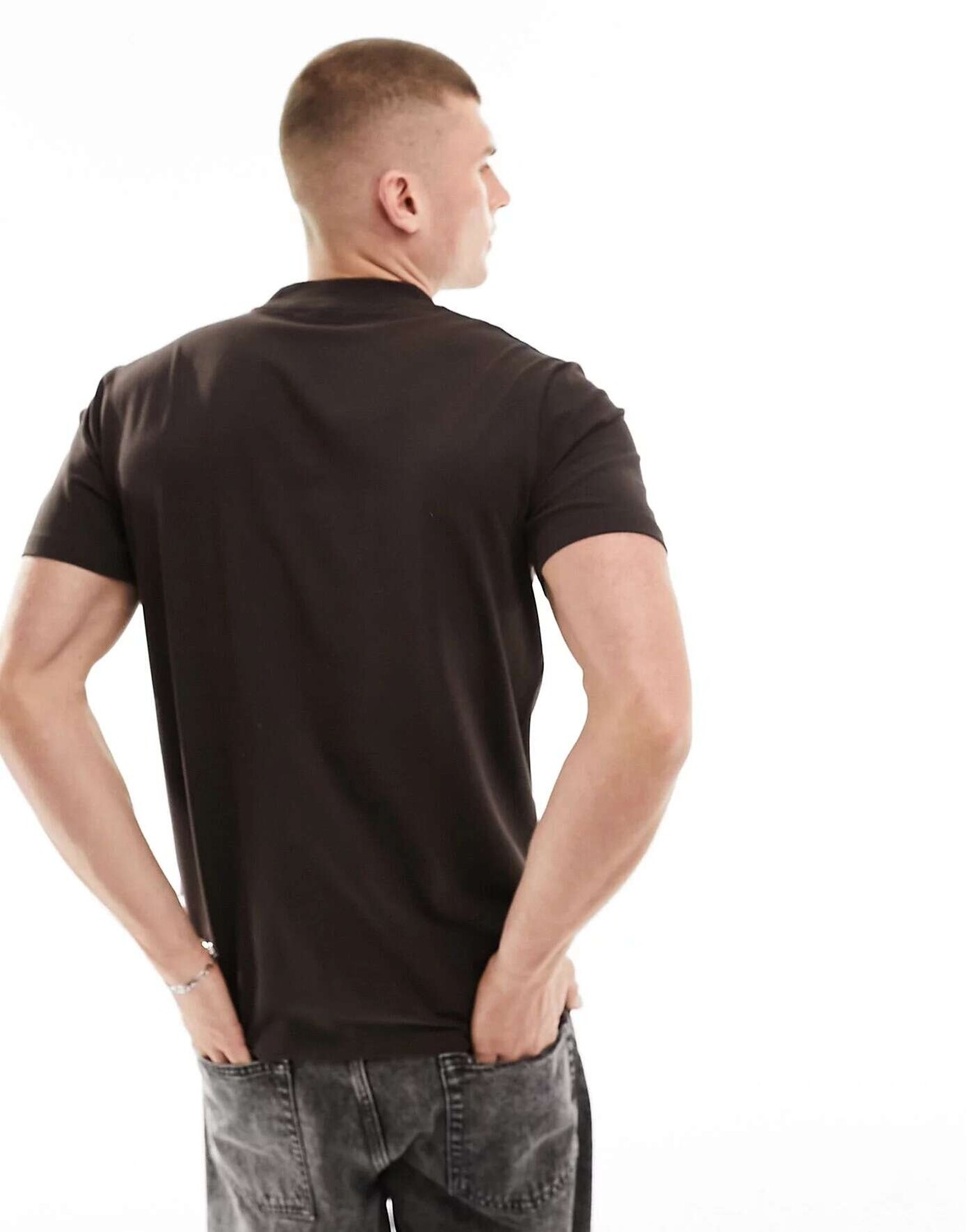 

Коричневая футболка с воротником-стойкой Selected Homme, Коричневый