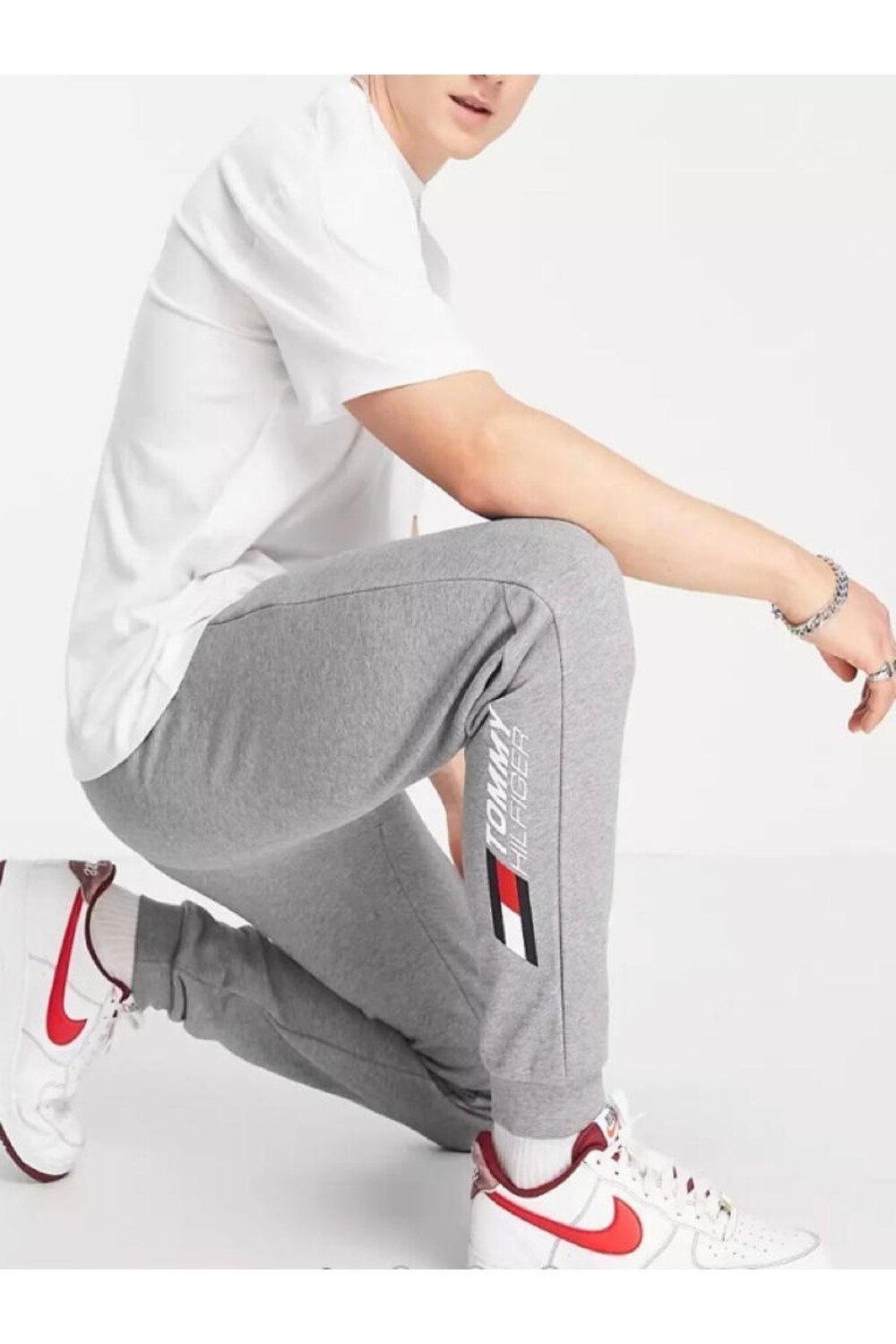 

Спортивный костюм Tommy Hilfiger