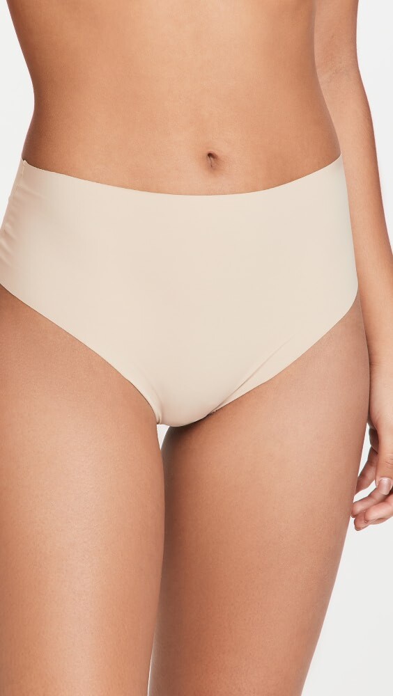 

Стринги b.tempt'd by Wacoal B Bare Hi Waist