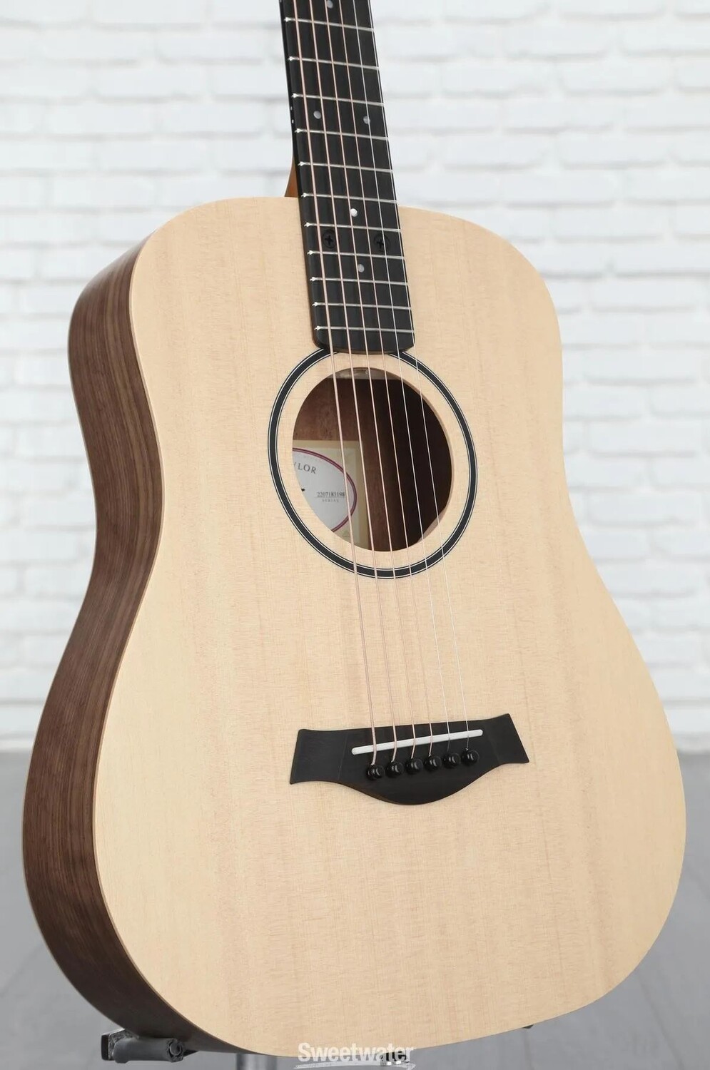 

Акустическая гитара Taylor Baby Taylor BT1 из орехового дерева - натуральная ель ситкинская