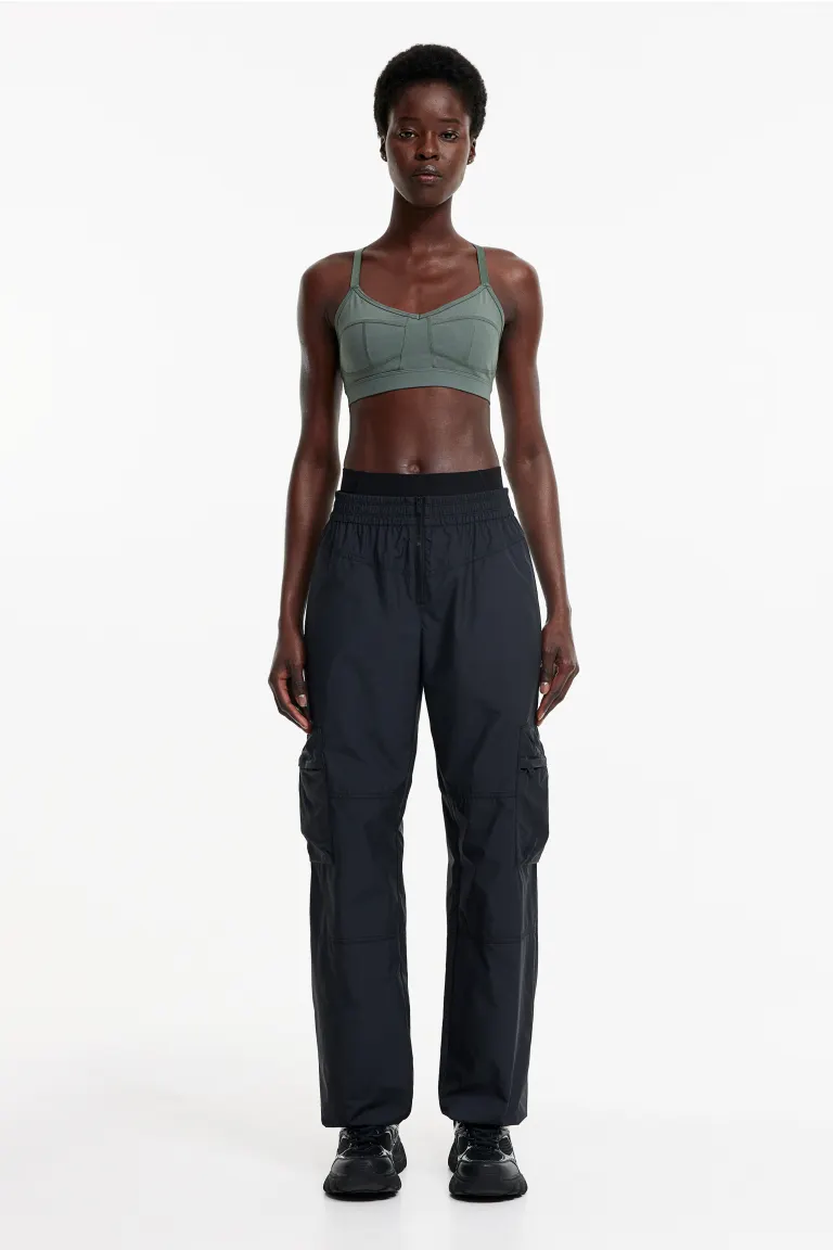 

Спортивный бюстгальтер light support от drymove H&M, зеленый