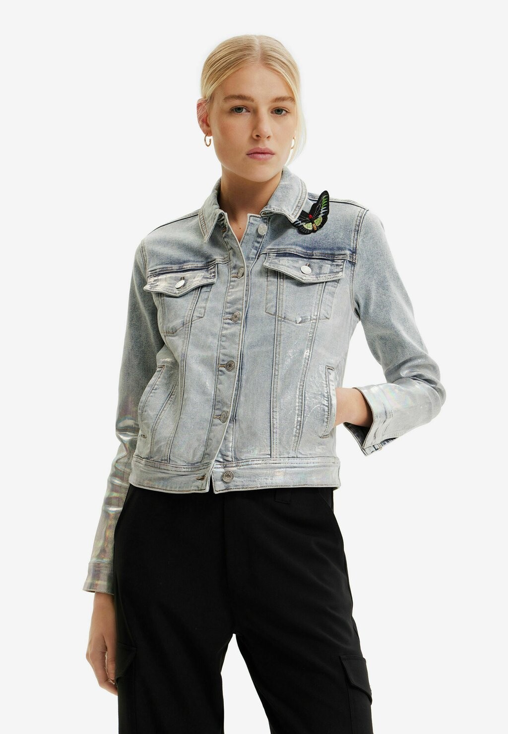 

Джинсовая куртка Desigual