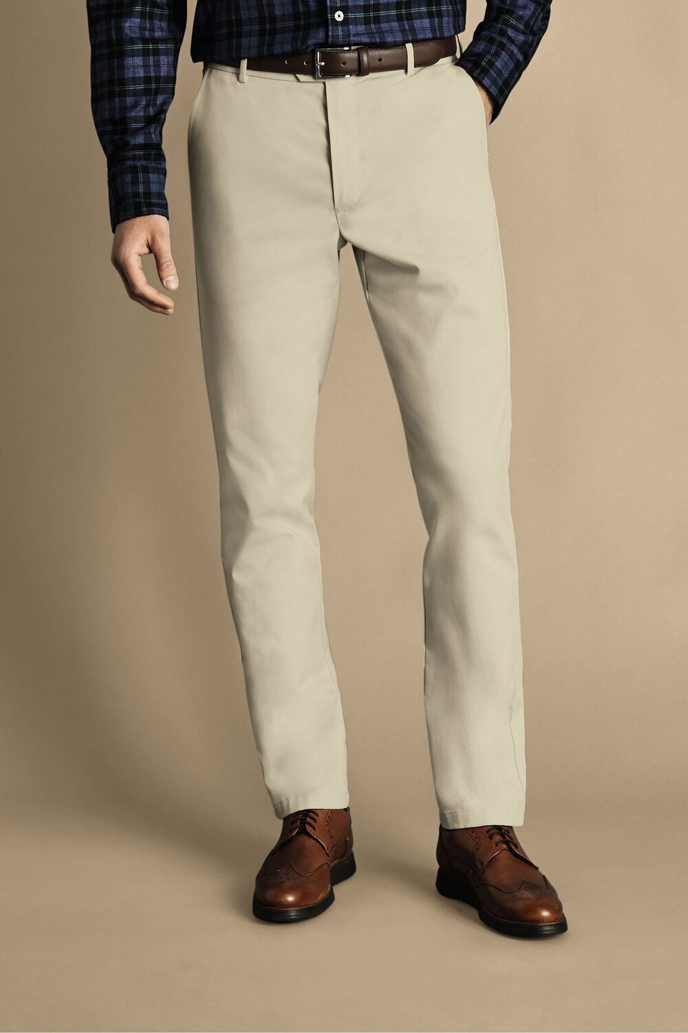 

Брюки-Чиносы классического кроя не требующие глажки Charles Tyrwhitt, бежевый