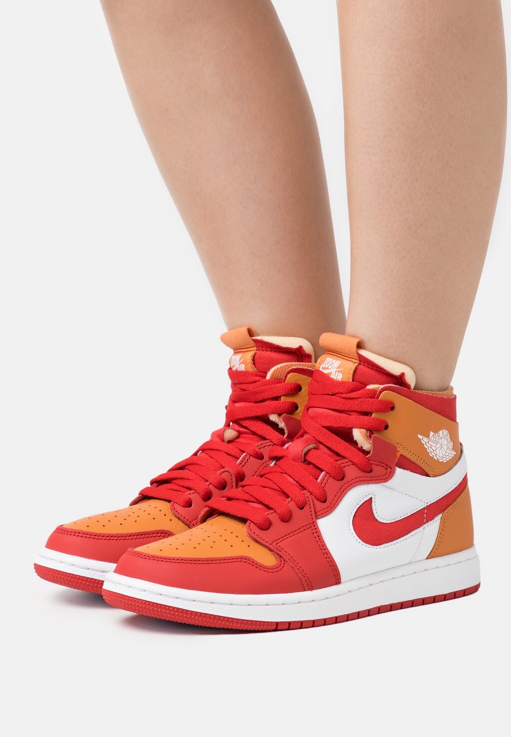 

Высокие кроссовки Jordan
