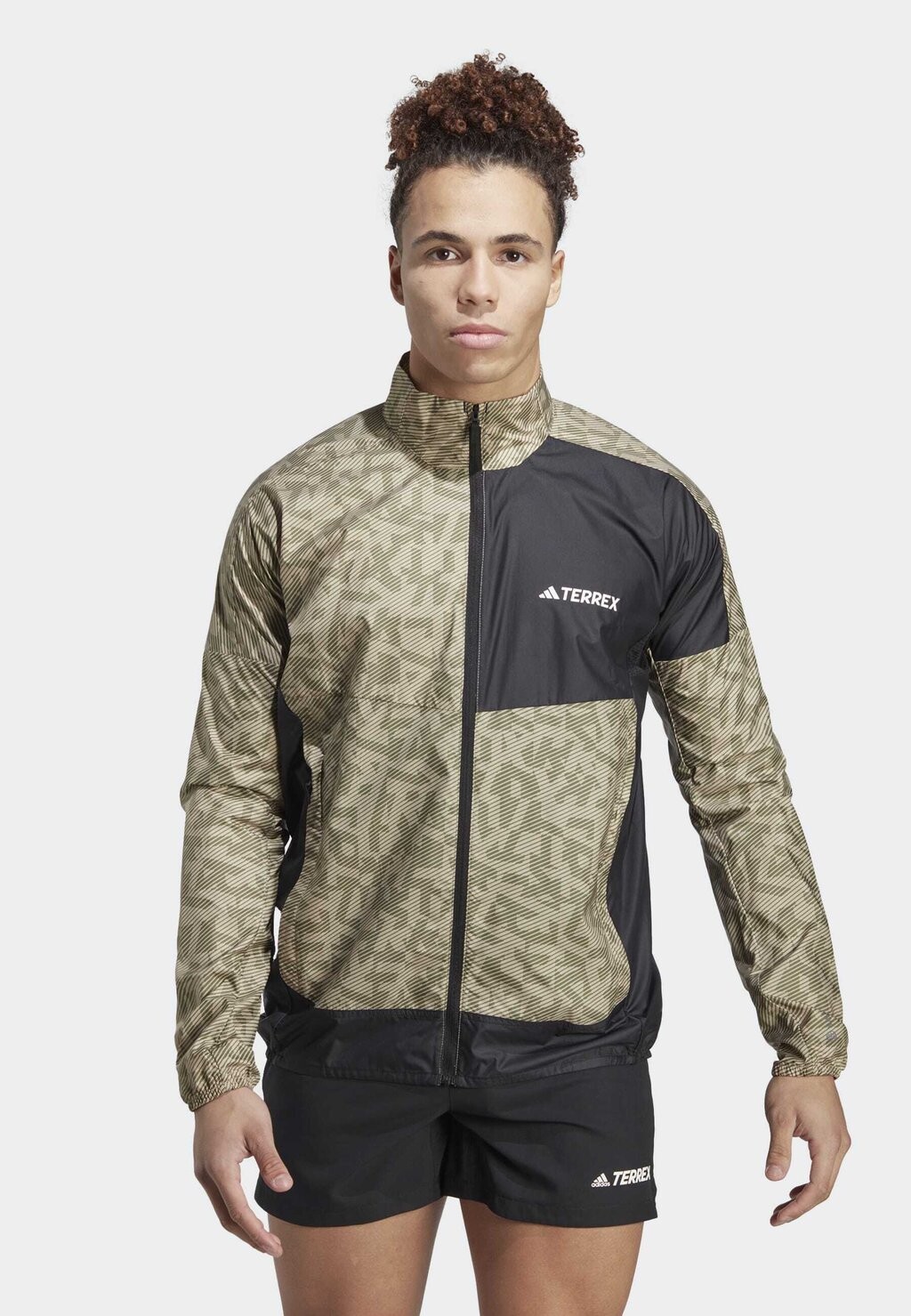 

Ветровка Adidas
