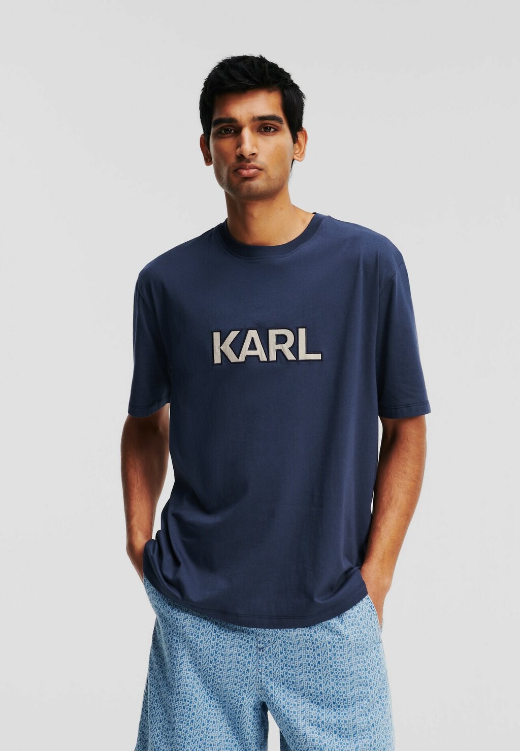 

Футболка с принтом KARL LAGERFELD, черный