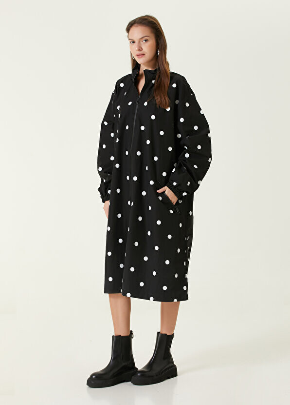 

Черно-белый плащ в горошек с капюшоном Marc Jacobs, Черный