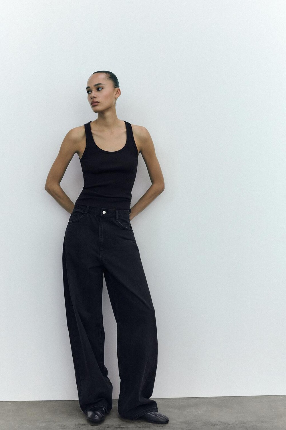 

Свободные джинсы trf oversize со средней талией ZARA, черный
