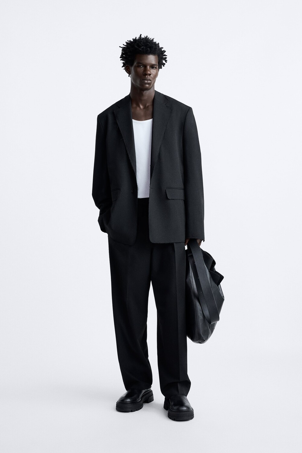 

Костюмный пиджак с нерегулярной отделкой Zara, черный