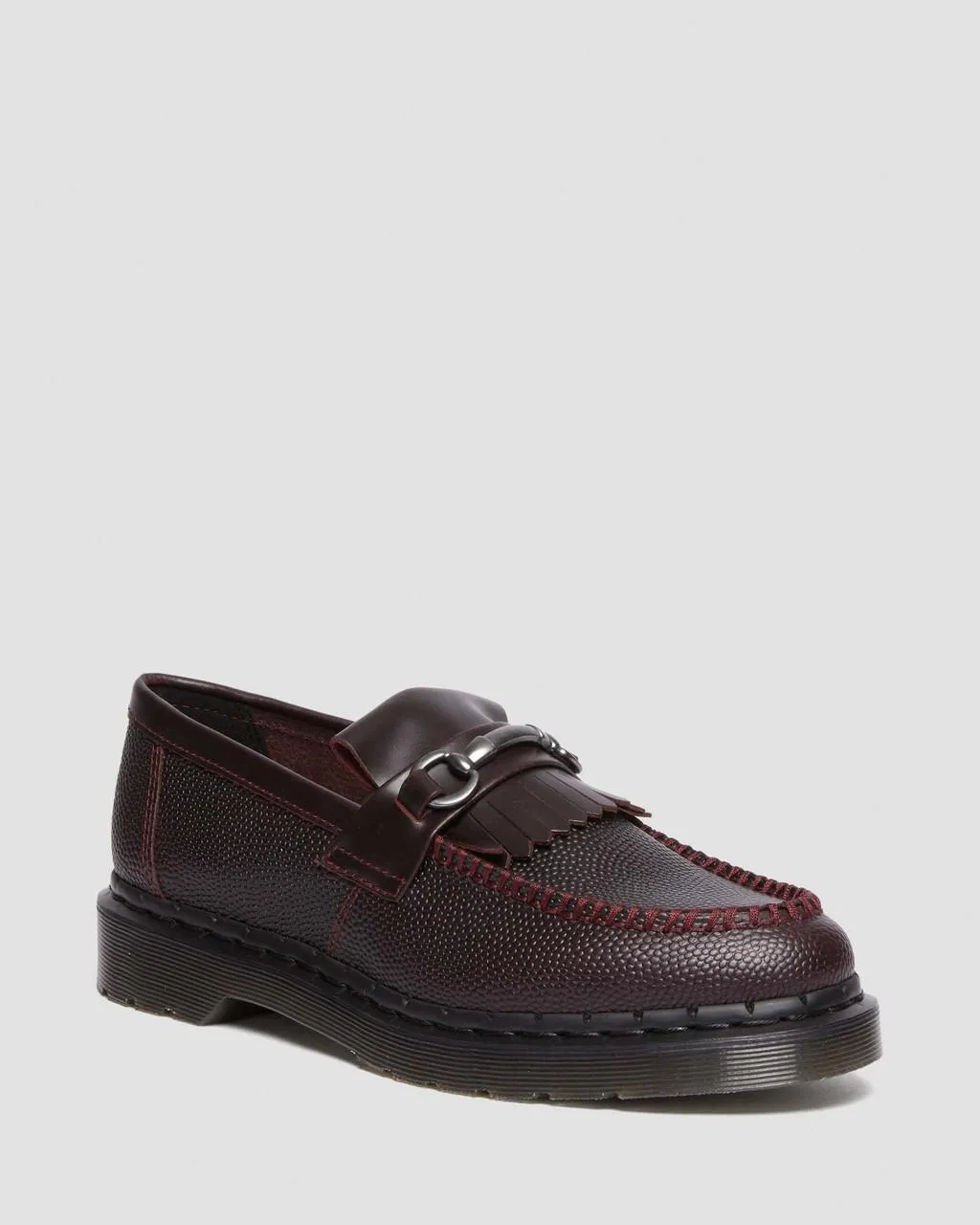 

Dr. Martens Adrian Snaffle Лоферы-килти из зернистой кожи с галькой, цвет Oxblood