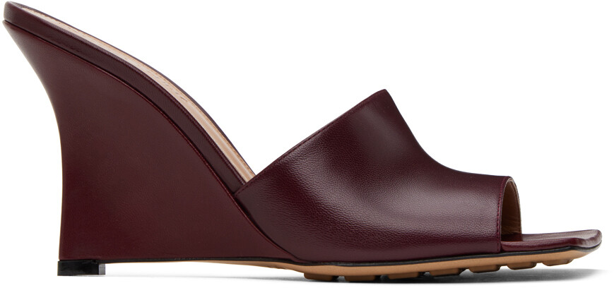 

Бордовые эластичные мюли Bottega Veneta