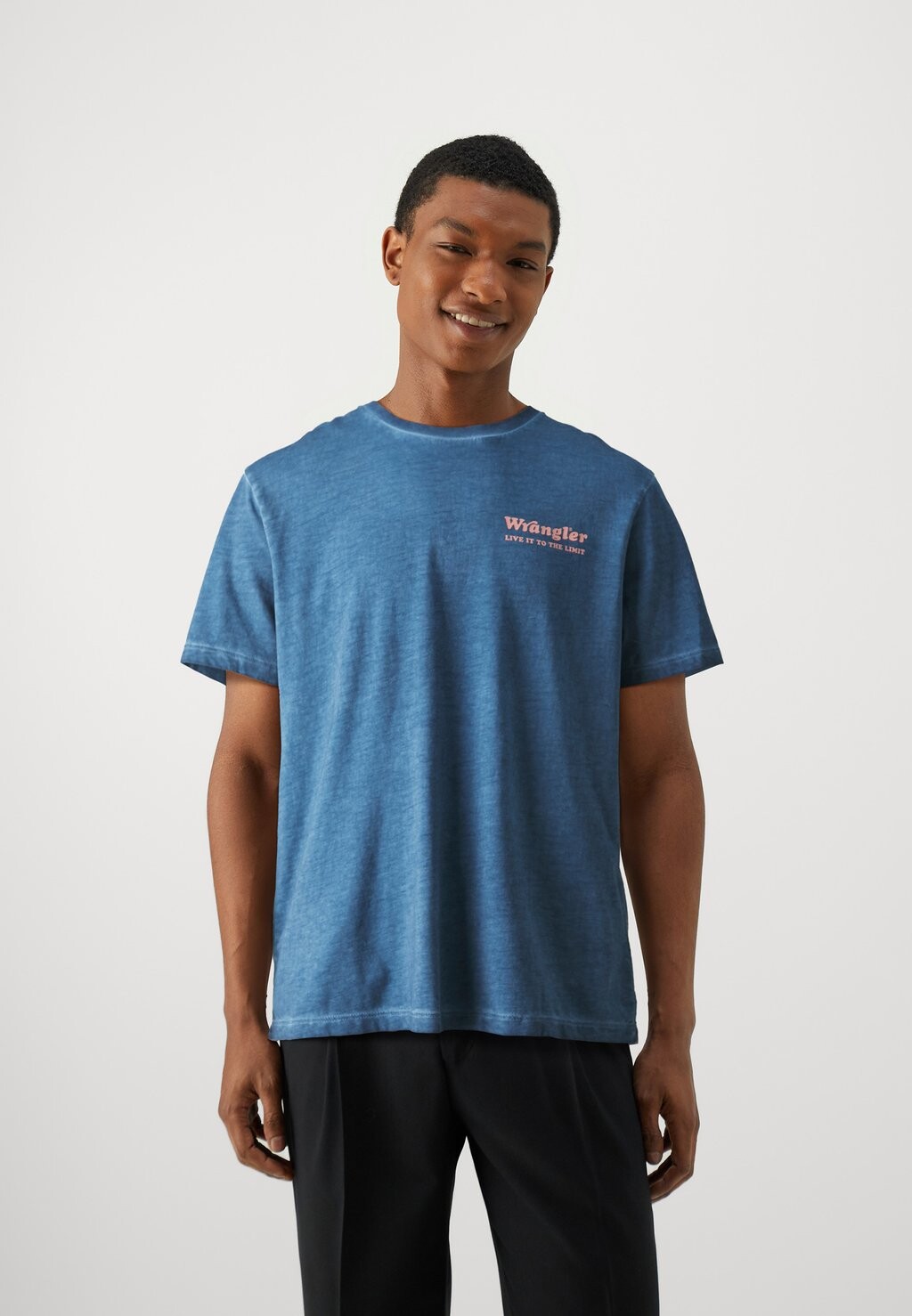 

Футболка с принтом GRAPHIC TEE Wrangler, темно-синий