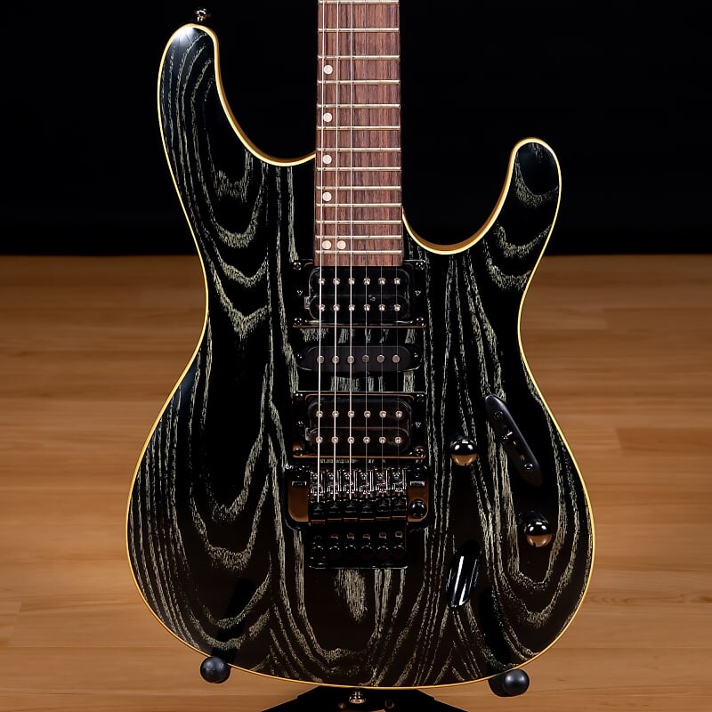 

Электрогитара Ibanez S570AH Electric Guitar - Silver Wave Black SN I230213937