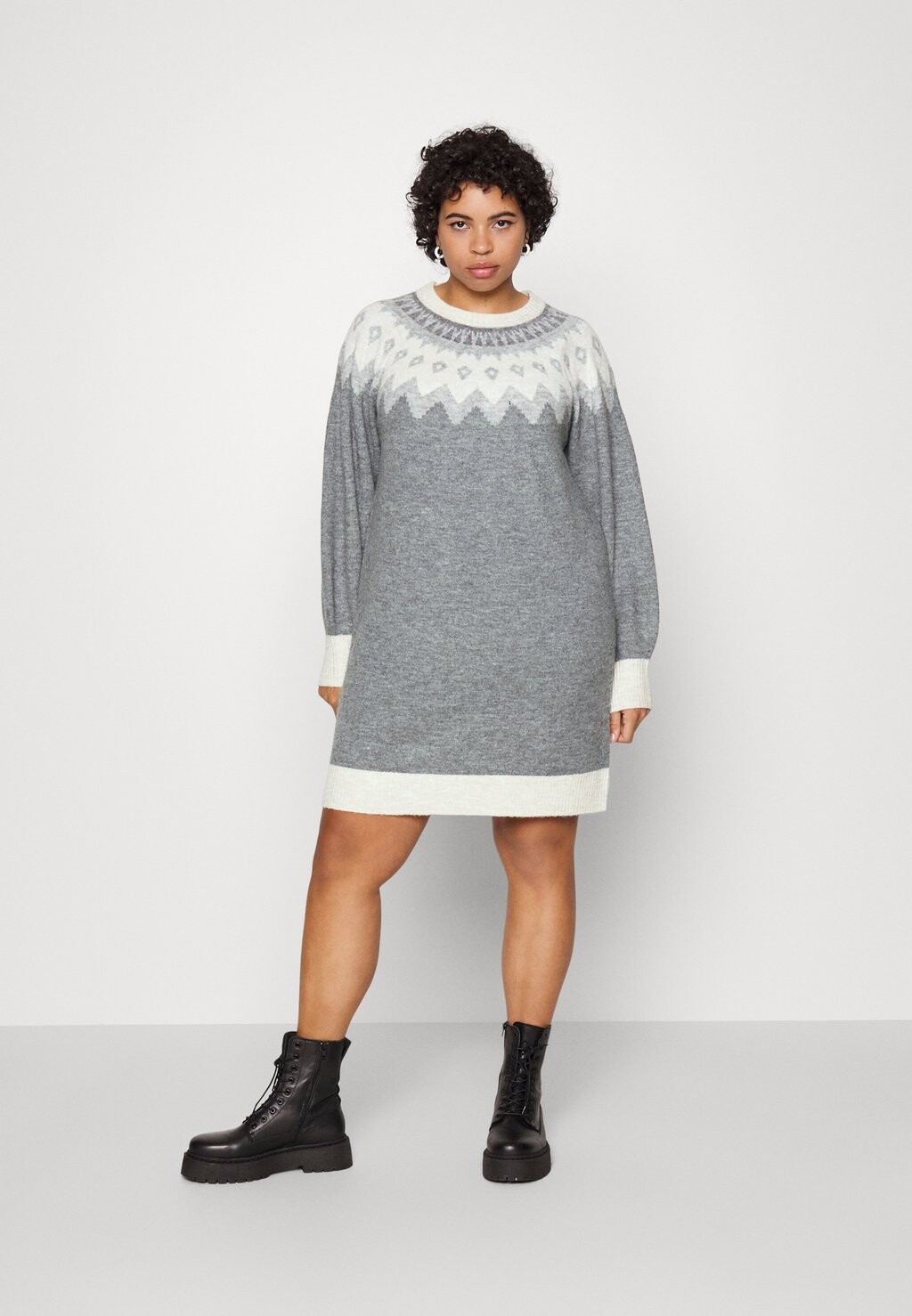 

Вязаное платье Vero Moda, серый