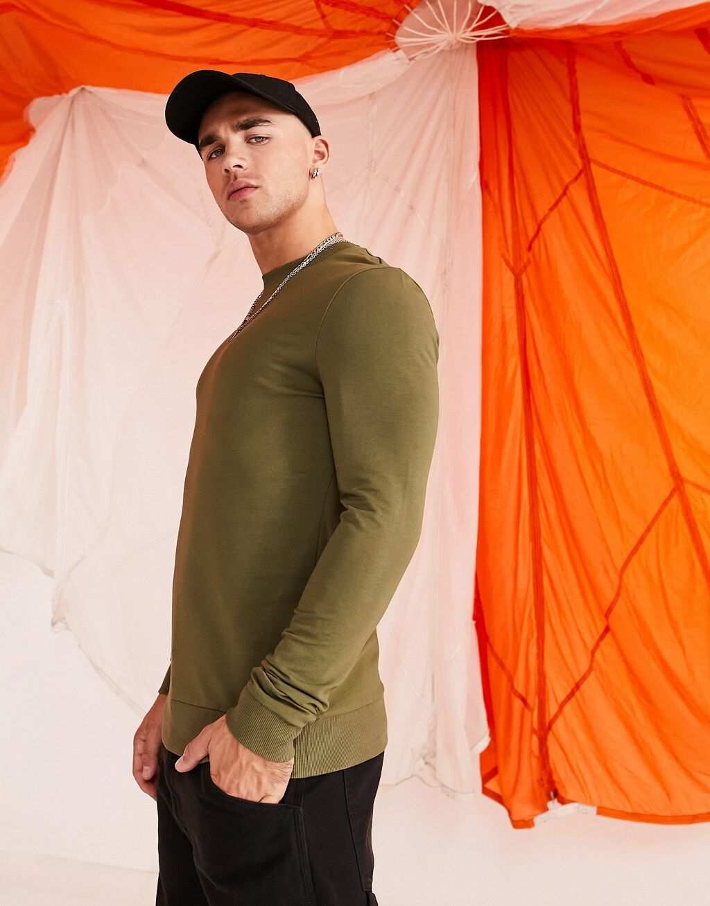 

Толстовка цвета хаки ASOS DESIGN