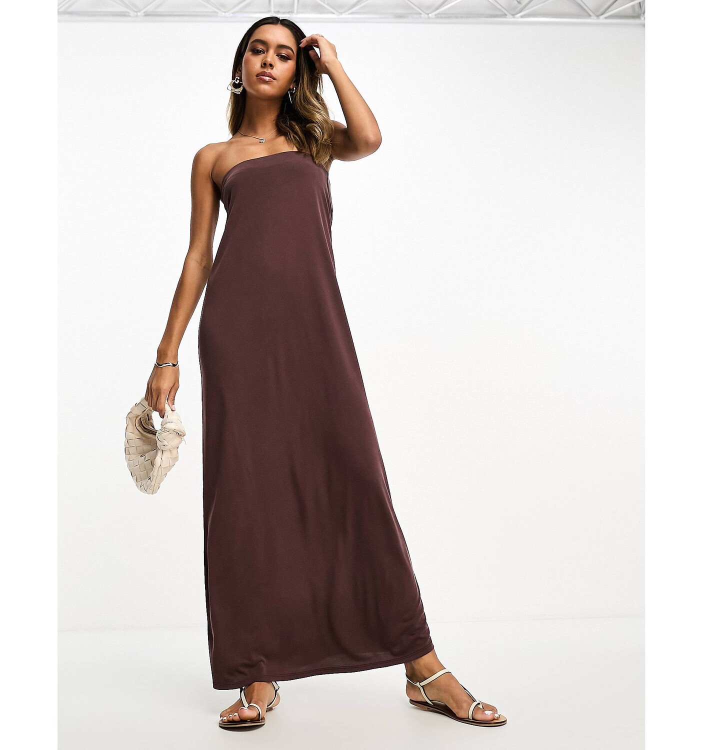 

Шоколадное платье макси с бандо ASOS DESIGN