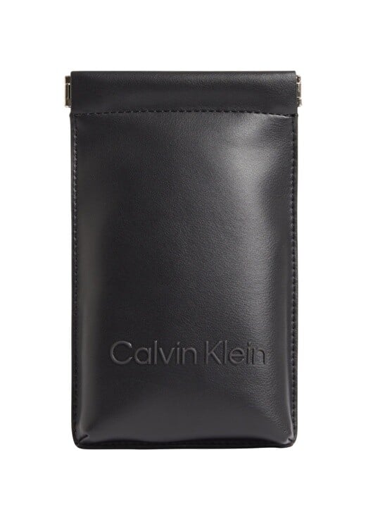 

Черный женский кошелек с магнитом Calvin Klein