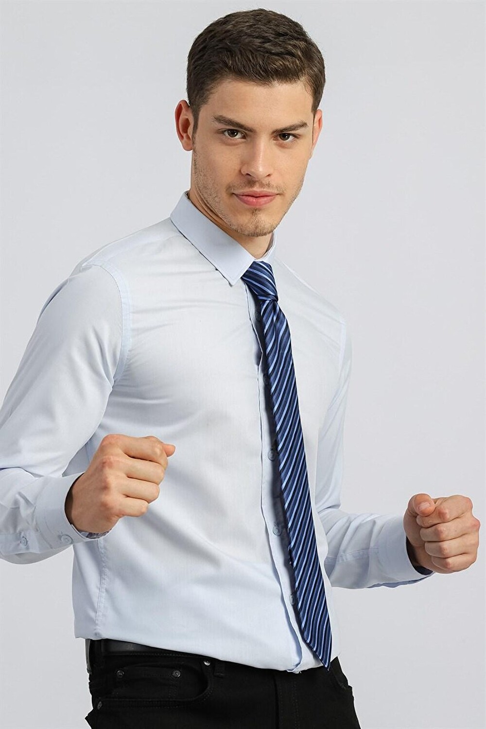 

Обычная мужская рубашка узкого кроя с небольшим воротником Slim Fit TUDORS, синий