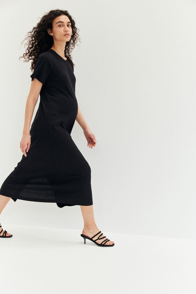 

Платье-Футболка Mama в рубчик H&M, черный