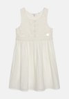 цена Коктейльное платье / Вечернее платье JUNIOR DRESS Guess, белый