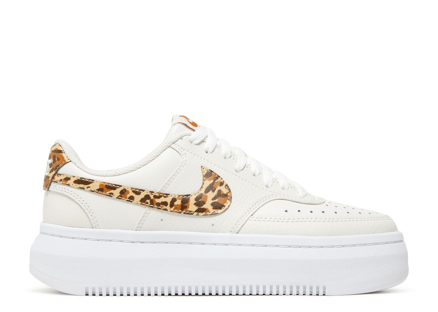 

Кроссовки Nike Wmns Court Vision Alta 'Leopard Camo Swoosh', белый