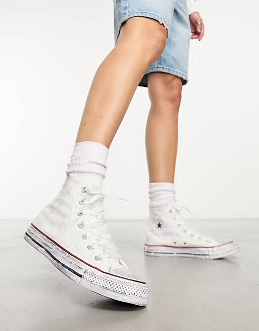 

Белые поношенные кроссовки унисекс Converse Chuck Taylor All Star