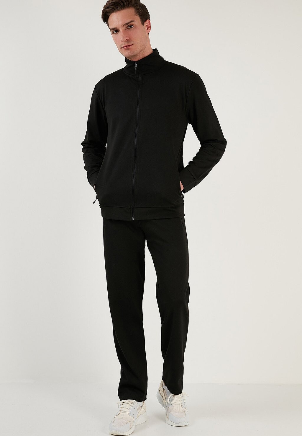 

Спортивный костюм SLIM FIT Buratti, цвет black