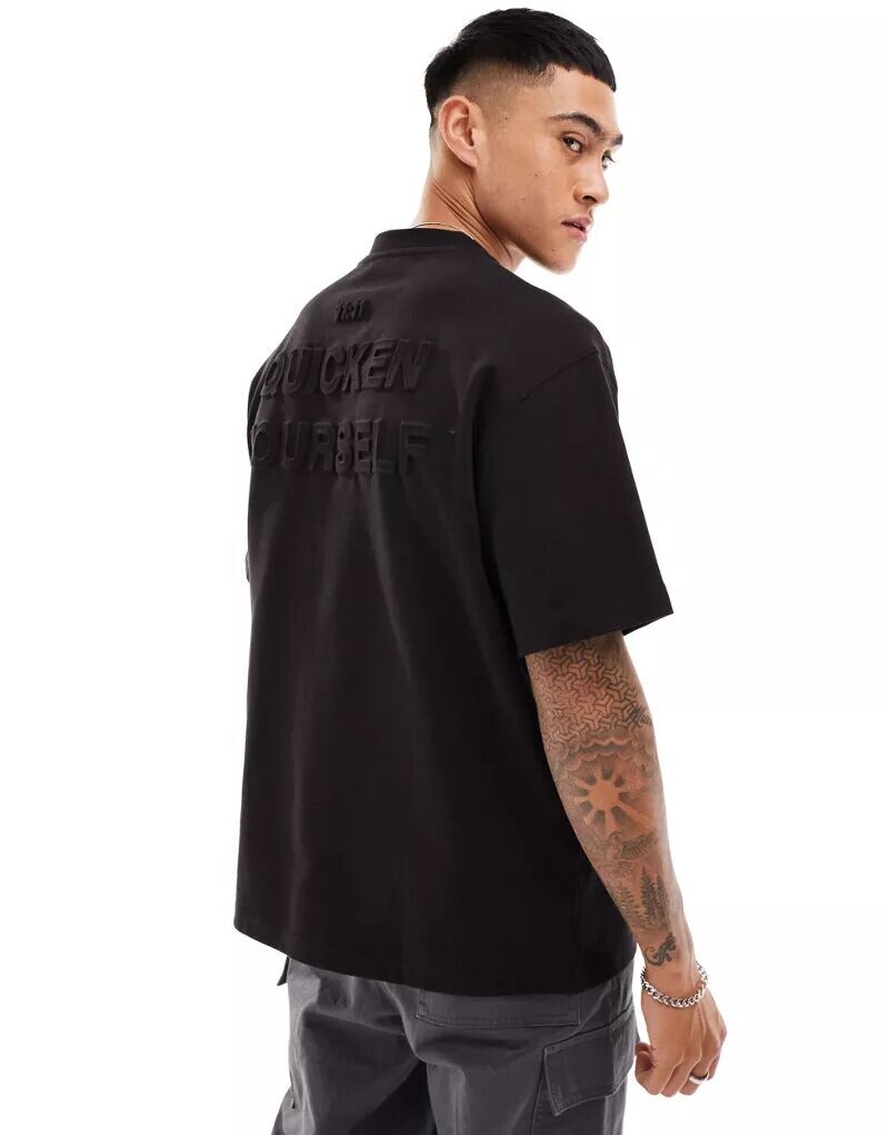 

Черная футболка Bershka с рельефным принтом
