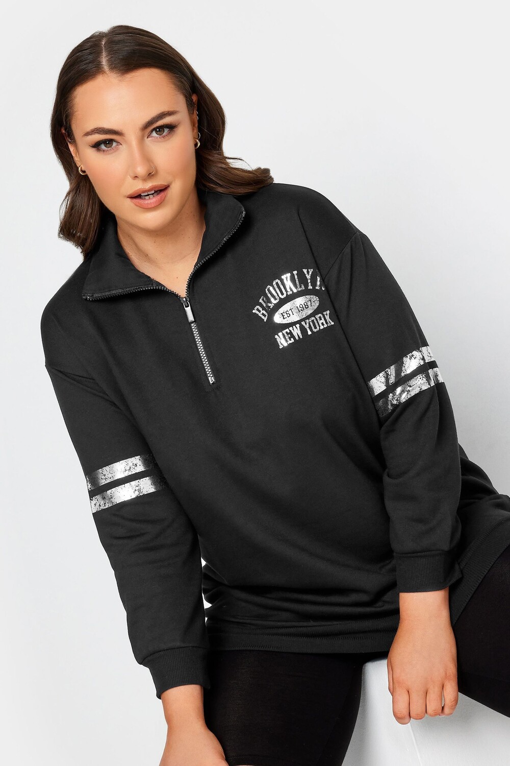 

Короткая толстовка на молнии с эффектом металлик Varsity Yours, черный