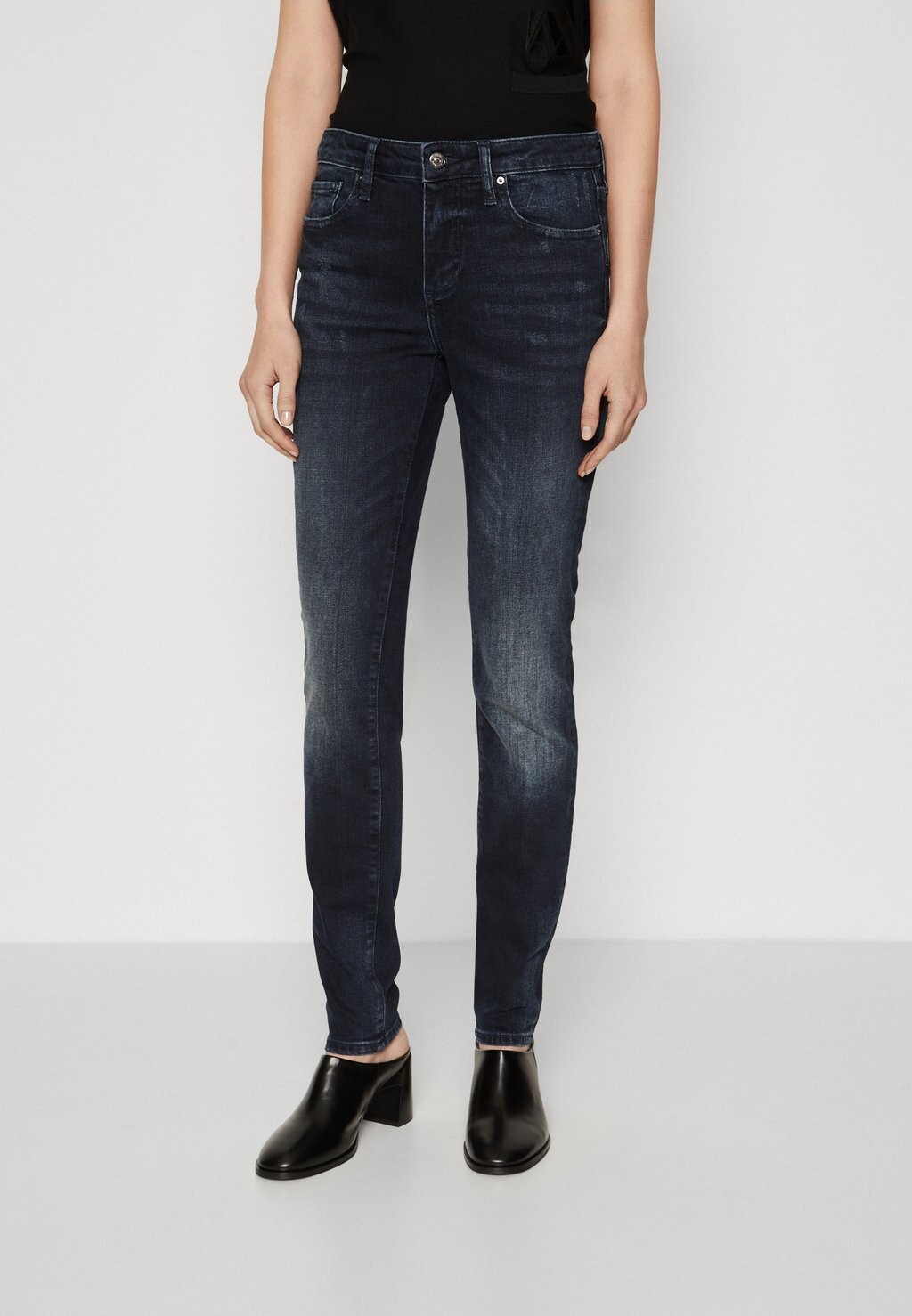 

Джинсы Skinny Fit Armani Exchange, деним цвета индиго
