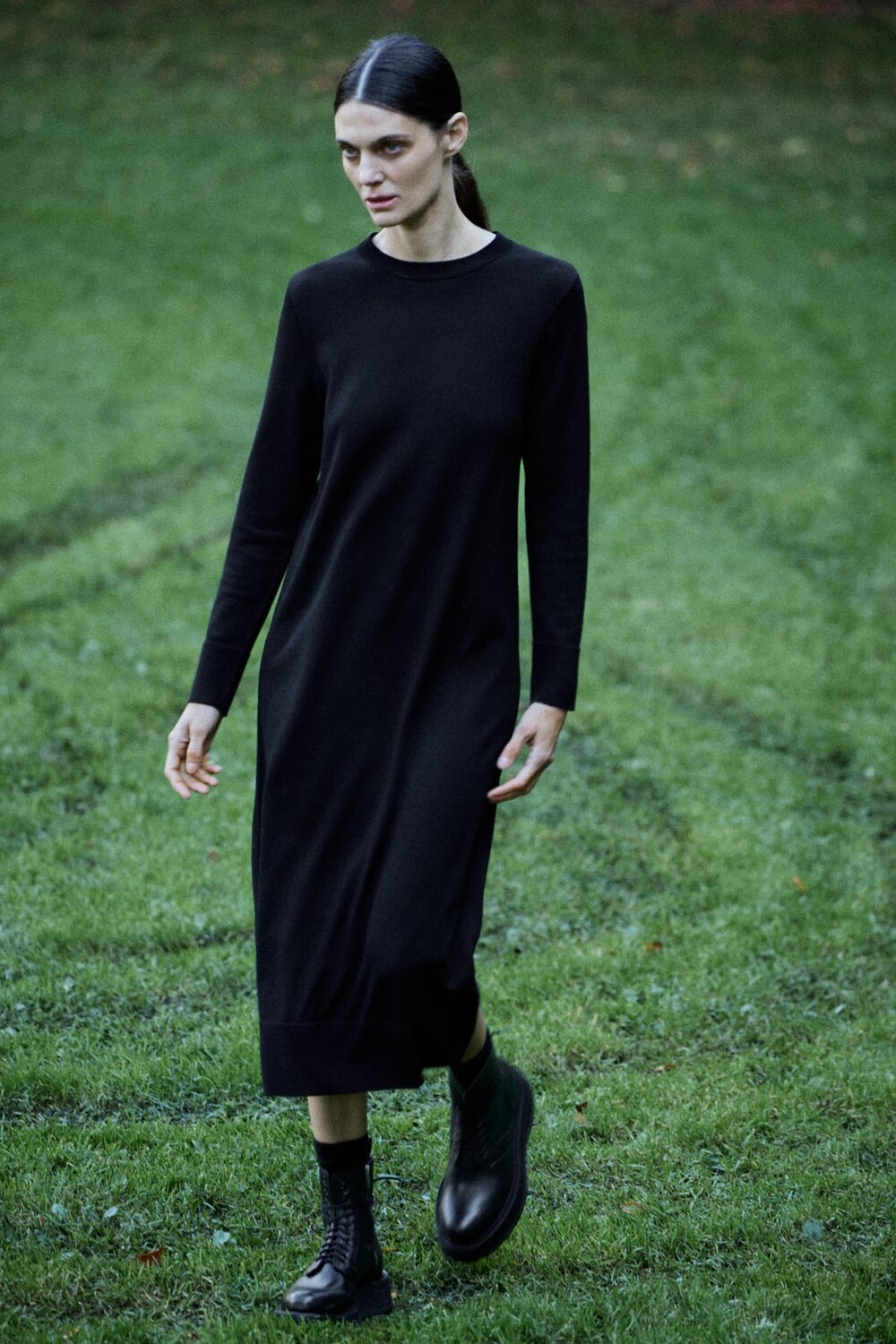 

Длинное трикотажное платье ZARA, черный