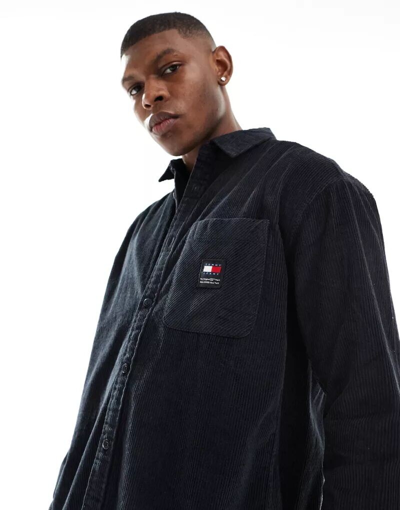 

Рубашка свободного кроя Tommy Jeans из плотного вельвета черного цвета
