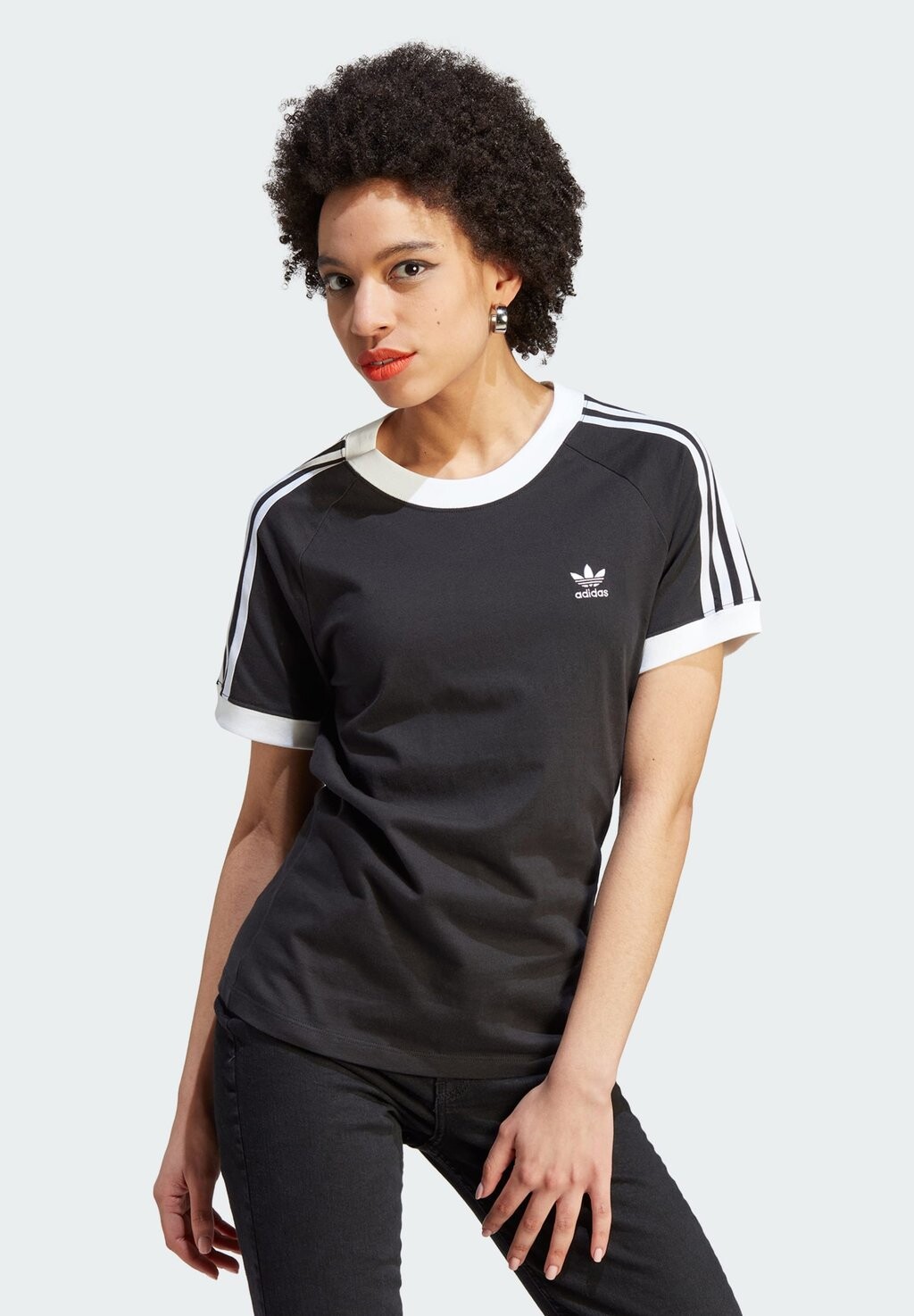 

Футболка с принтом adidas Originals, черный