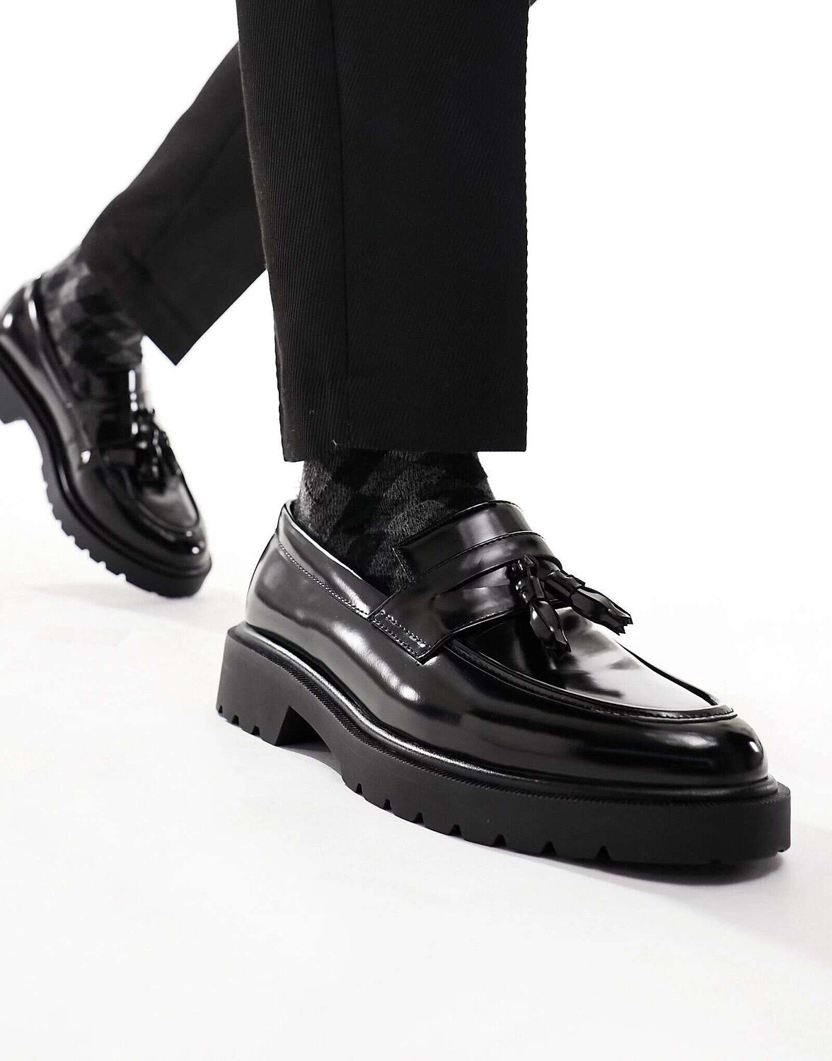 

Черные лоферы из искусственной кожи с кисточками ASOS, Черный