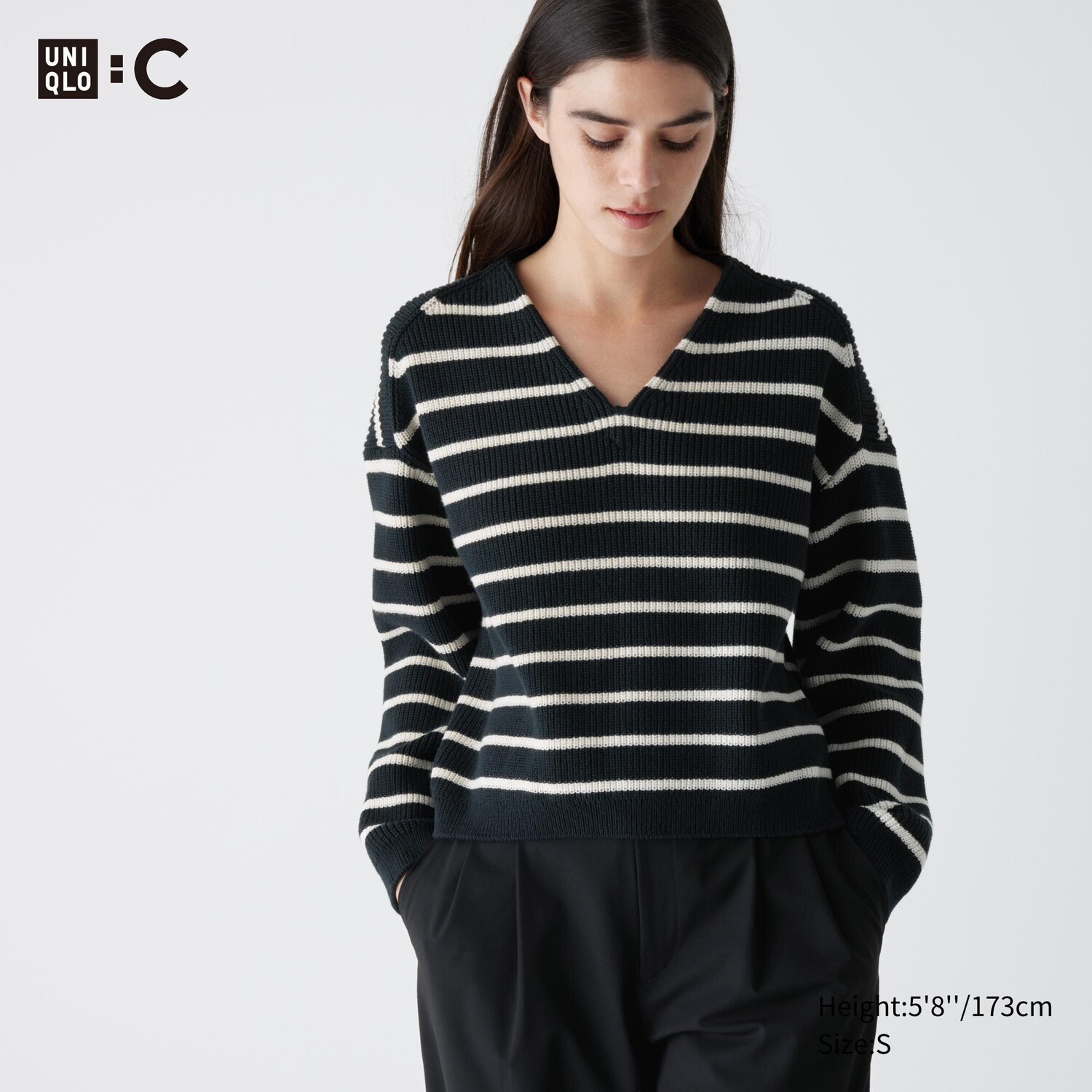 

Короткий свитер с v-образным вырезом UNIQLO, черный