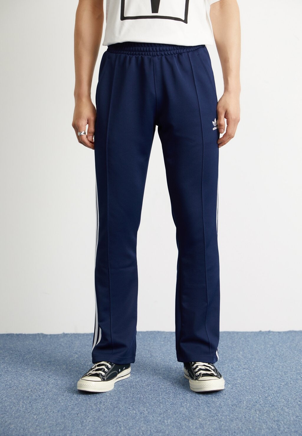 

Спортивные брюки adidas Originals, темно-синий