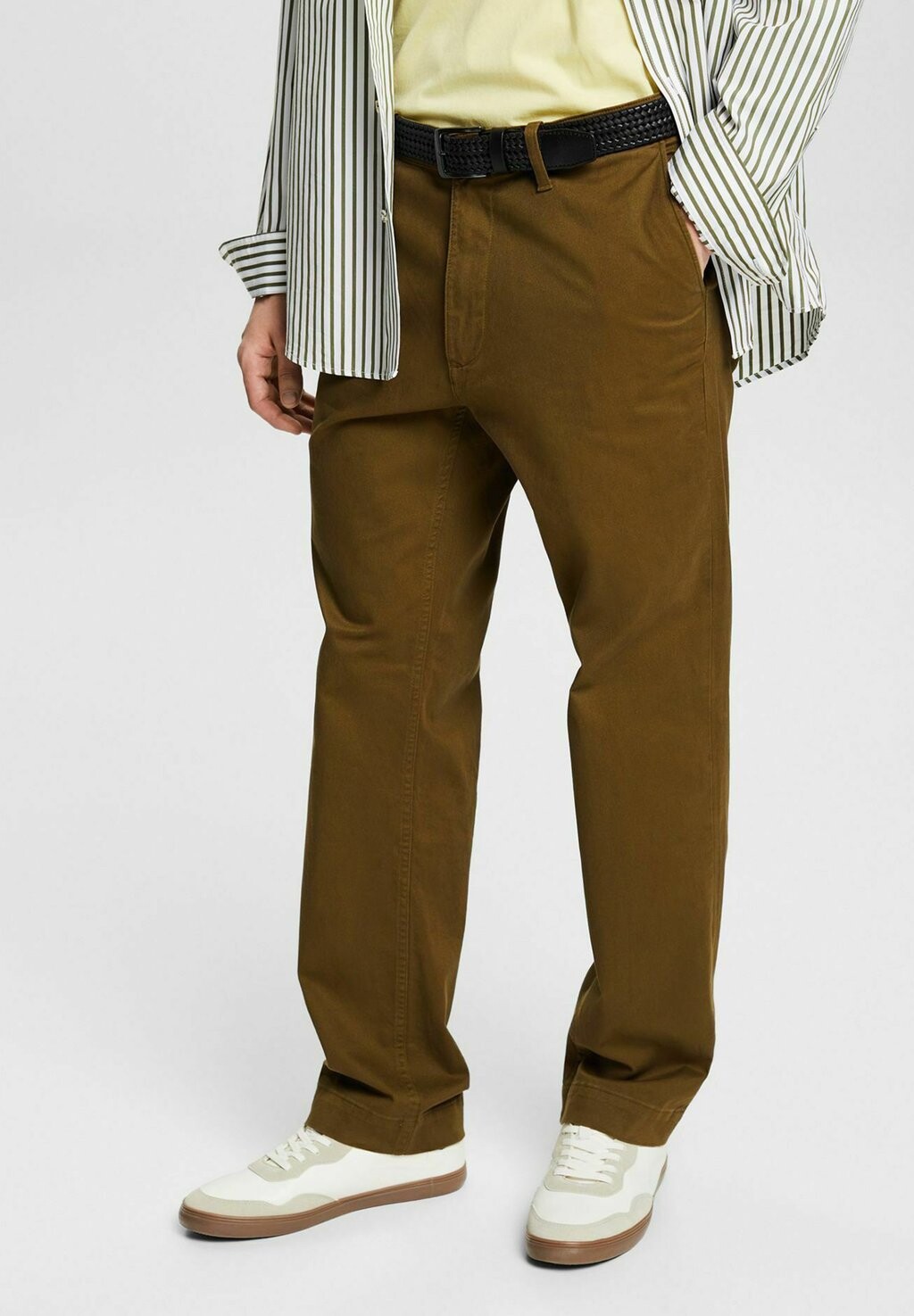 Чино CLASSIC STRAIGHT FIT Esprit, цвет khaki green чино stretch esprit collection цвет khaki beige