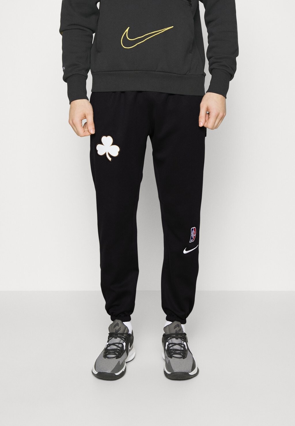 

Спортивные брюки Nike