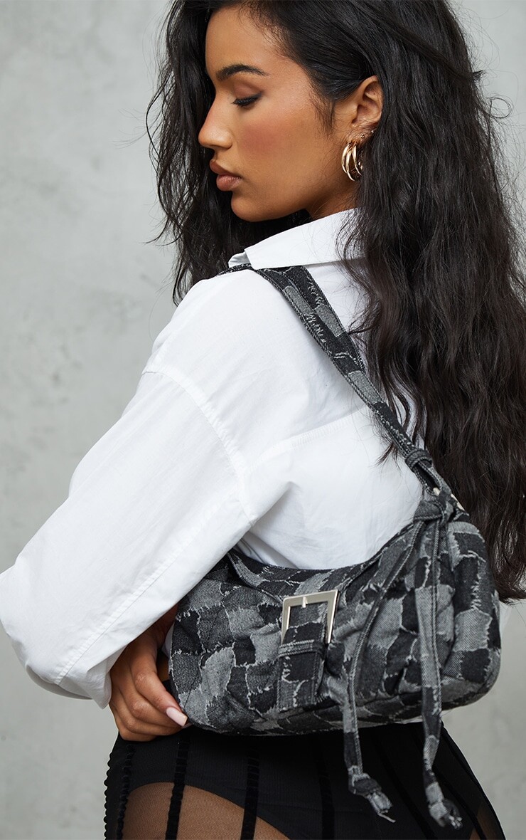 

PrettyLittleThing Черная сумка на плечо с пряжкой в ​​стиле пэчворк