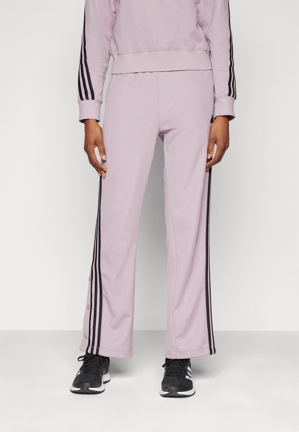 

Спортивные брюки Iconic Wrapping Snap Track Pant adidas Sportswear, цвет preloved fig/black