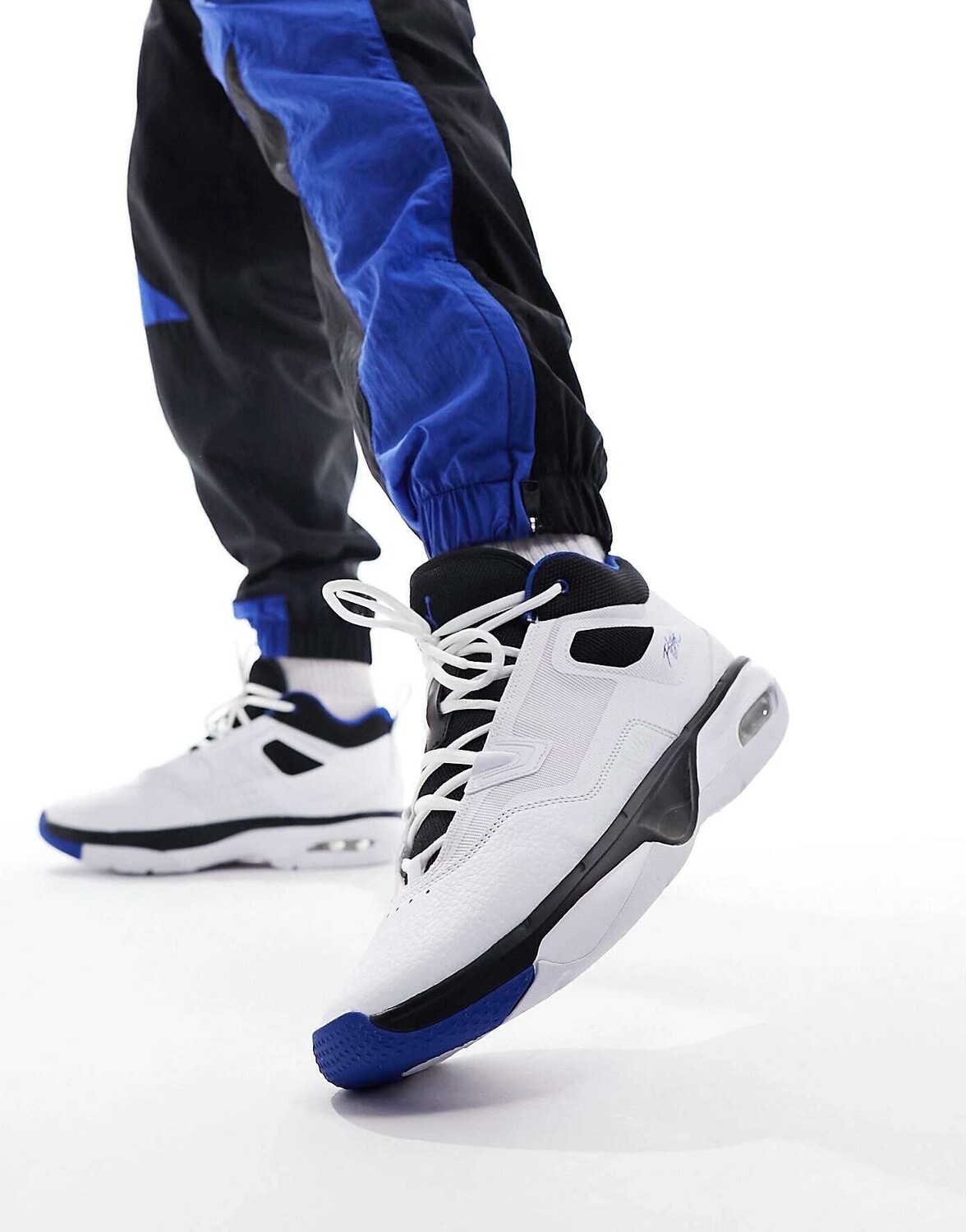 

Белые и синие кроссовки Jordan Stay Loyal 3, Синий
