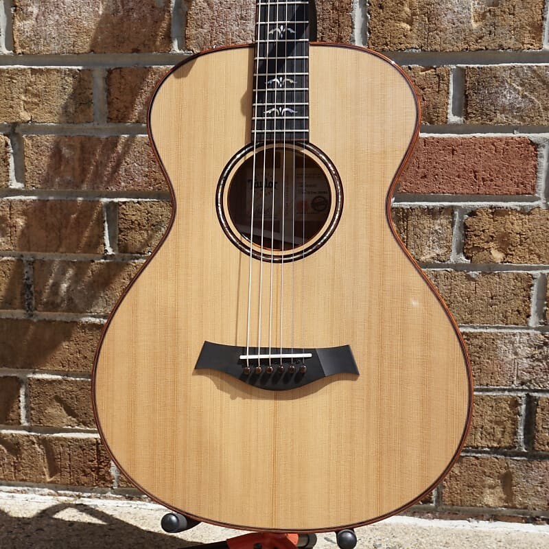 

Акустическая гитара NAMM 2023 Taylor Custom Build first of 20: Grand Concert, Western Red Cedar/Figured Tasmanian Blackwood, 12-Fret