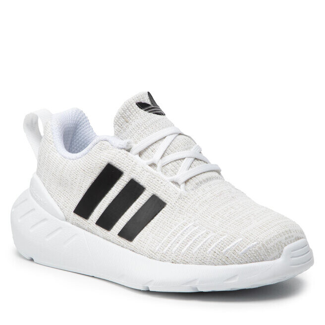 

Кроссовки adidas SwiftC, белый